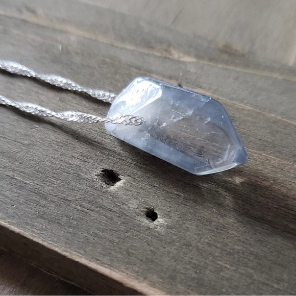 Raw dumortierite crystal quartz necklace - Picture 2 of 6